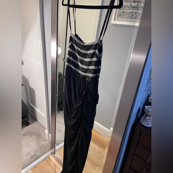 Pinko Striped Open Back Dress. Size 8 - Picture 8 of 15